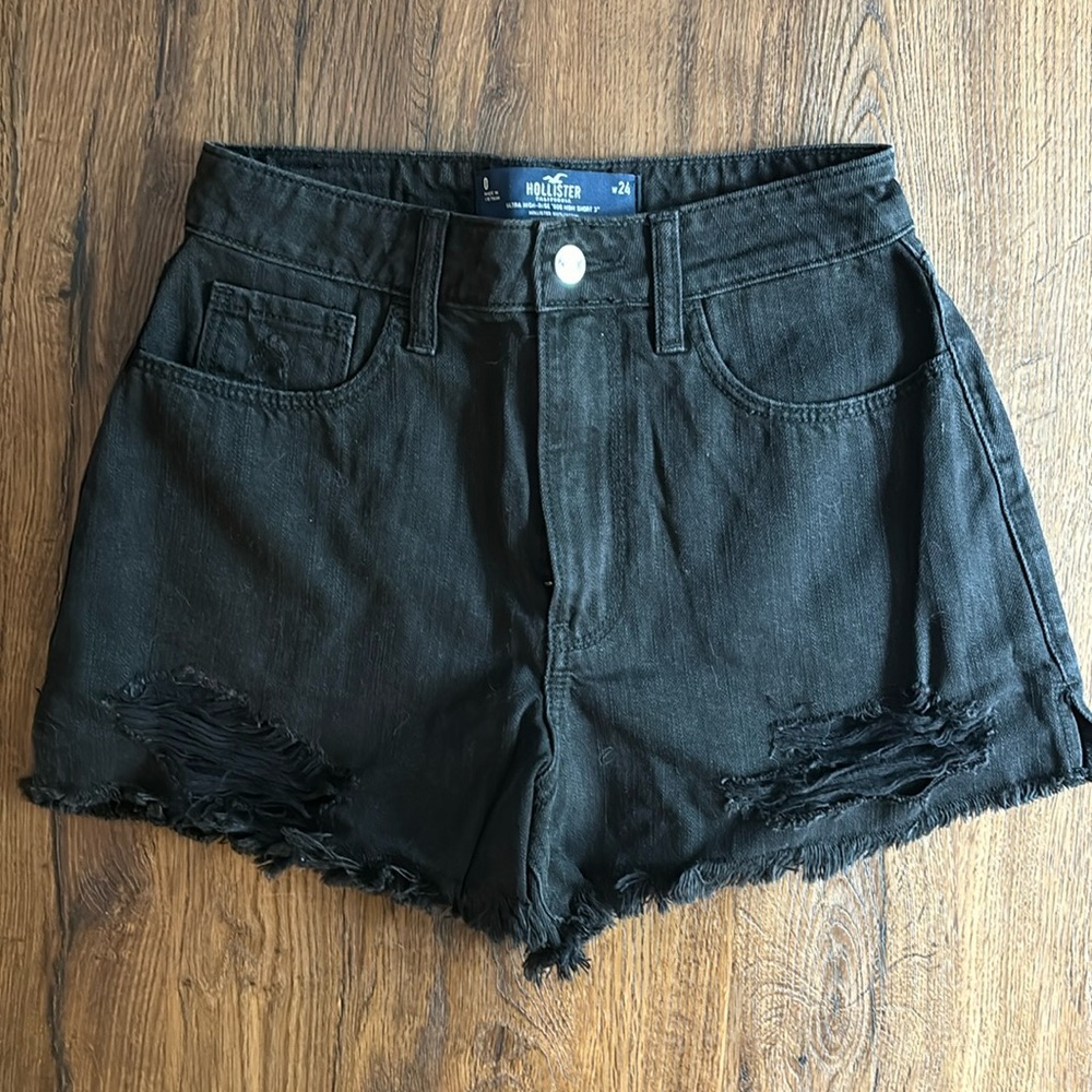 NWOT Hollister Ultra High rise 80’s Mom short size 0